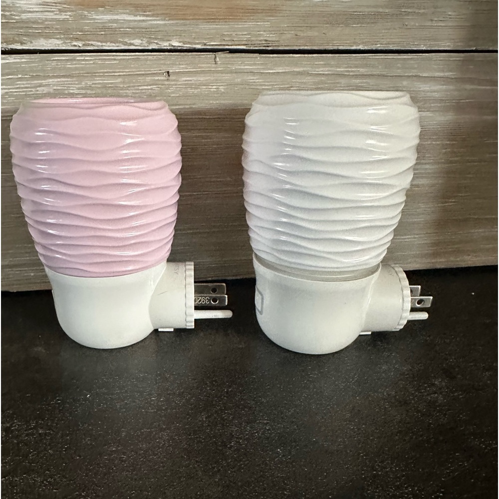 Scentsy wall plugs for pods